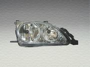 Продам фару Toyota Avensis 00-02
